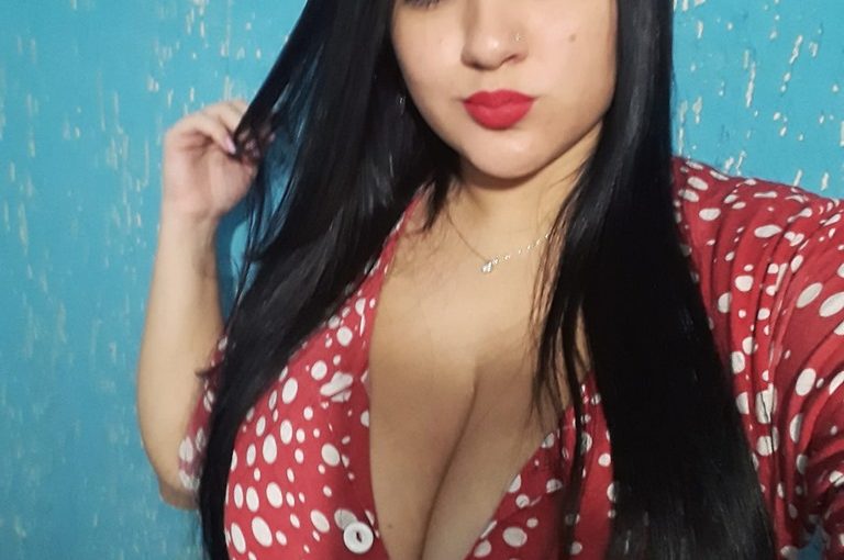 The amazing Kethelin Souza has huge tits!